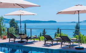 Villa Hortensia-With Private Pool And Beaches Front